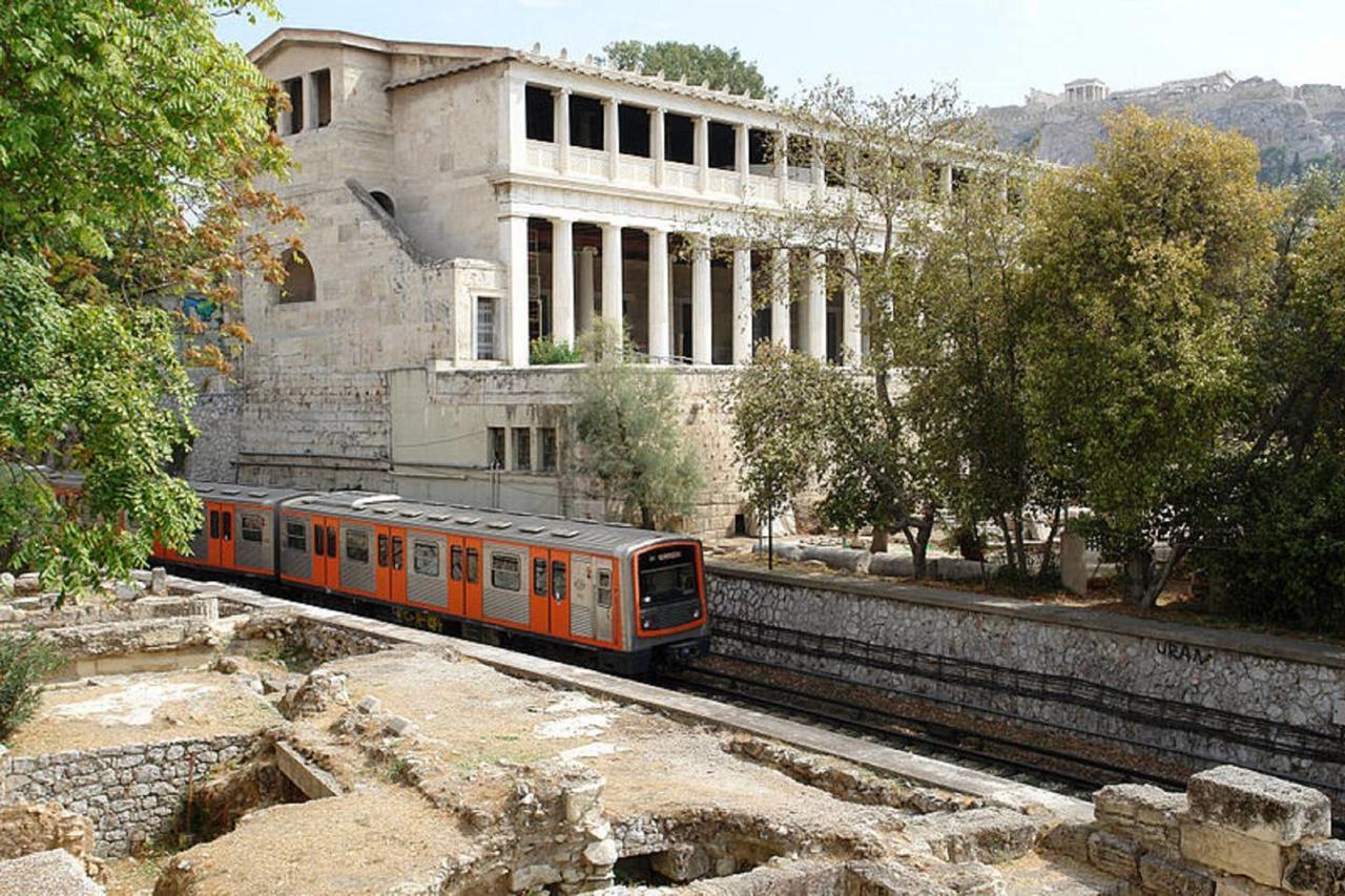 Pale Coloured Apt In Athens Historic Centre Екстериор снимка