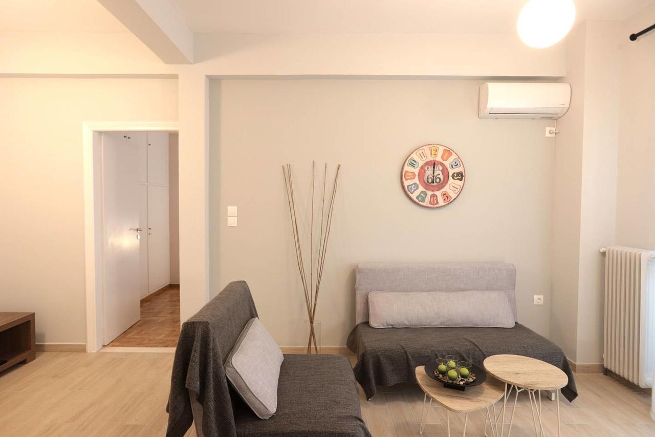 Pale Coloured Apt In Athens Historic Centre Екстериор снимка