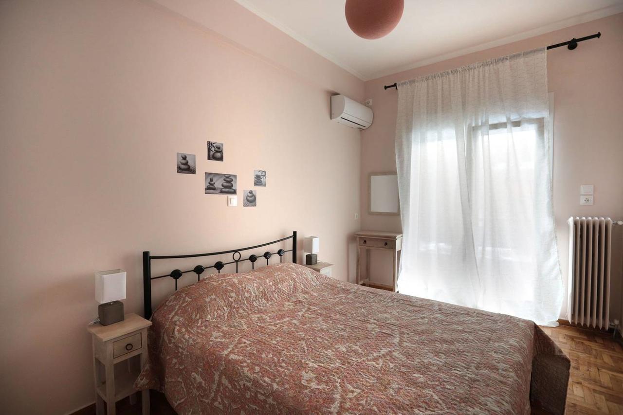 Pale Coloured Apt In Athens Historic Centre Екстериор снимка