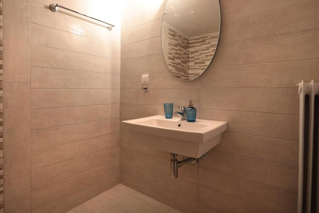 Pale Coloured Apt In Athens Historic Centre Екстериор снимка
